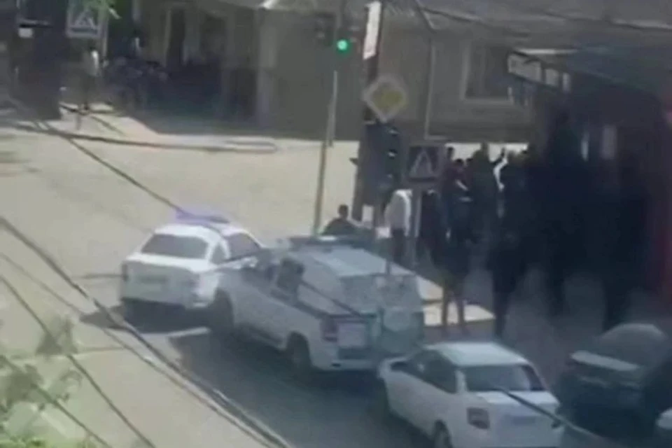Одного из нападавших на полицейских в Дагестане посадили в СИЗО. Фото: соцсети очевидцев