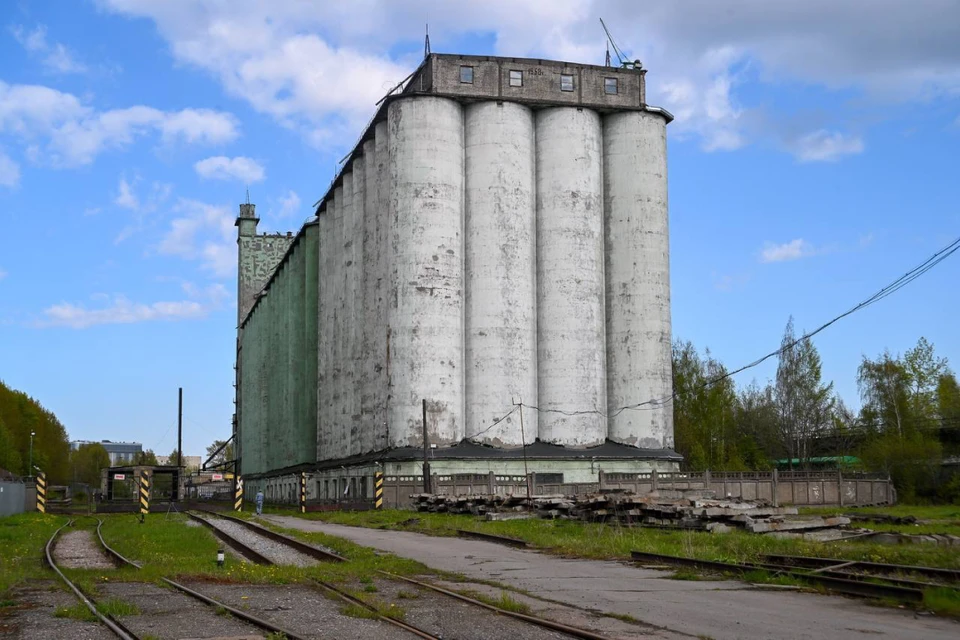 С 2008 года элеватор используется для хранения городского запаса зерна.