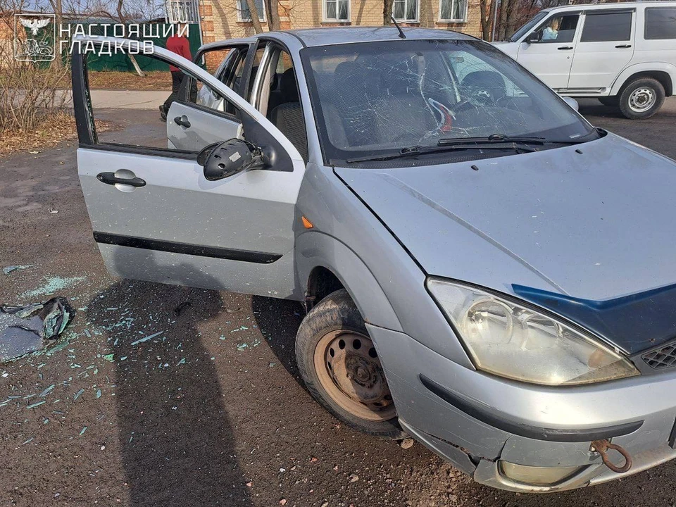 В Шебекино повреждены машина и здание соцобъекта.