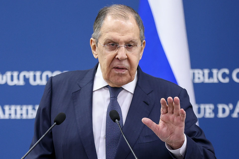 Министр иностранных дел России Сергей Лавров во время пресс-конференции по итогам переговоров c министром иностранных дел Армении Араратом Мирзояном в МИД Армении. Фото: Александр Патрин/ТАСС
