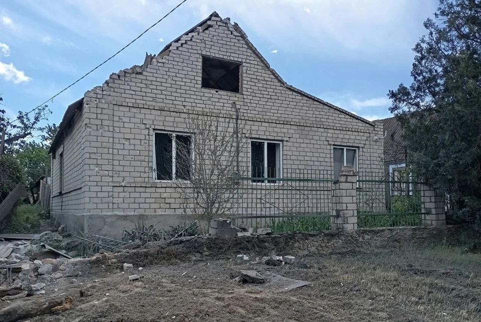 Украинские боевики бьют по домам мирных жителей. ФОТО: Телеграм-канал Владимира Сальдо.