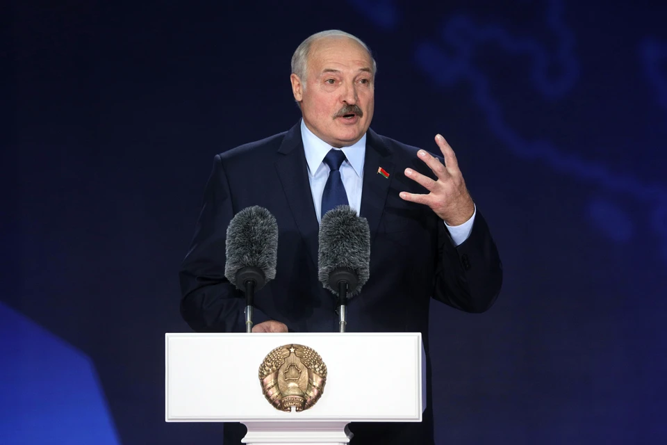 Лукашенко заявил, что первоочередно решать проблему с дефицитом кадров обязаны руководители предприятий страны