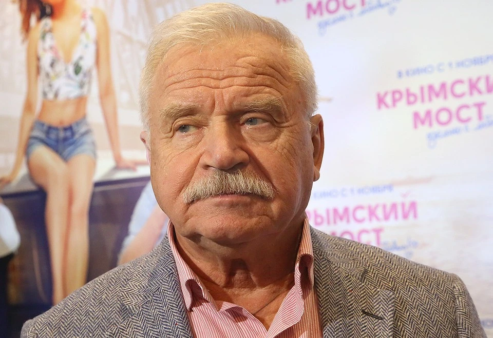 Актер Никоненко заявил, что режиссер Михалков жил в его квартире восемь месяцев