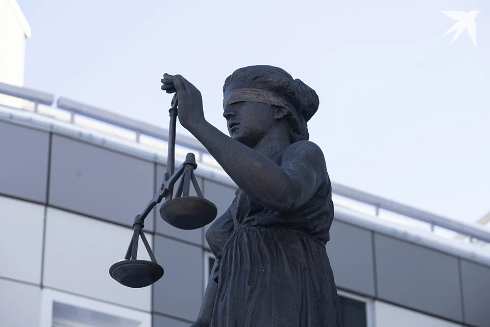 Суд назначил мурманчанину штрафа в три тысячи рублей.