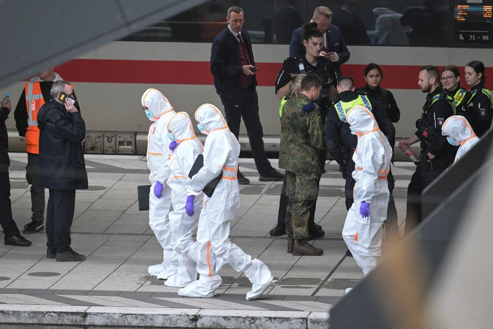 Spiegel: До 17 выросло число раненых при нападении с ножом на вокзале Гамбурга
