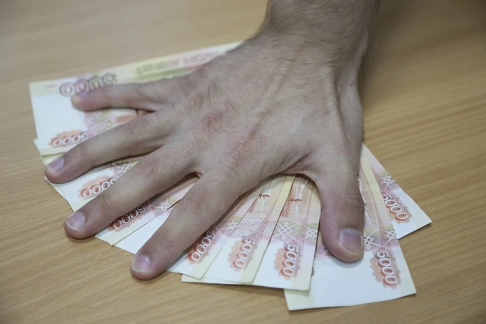 Деньги мужчина перевел в игровую валюту и проиграл их