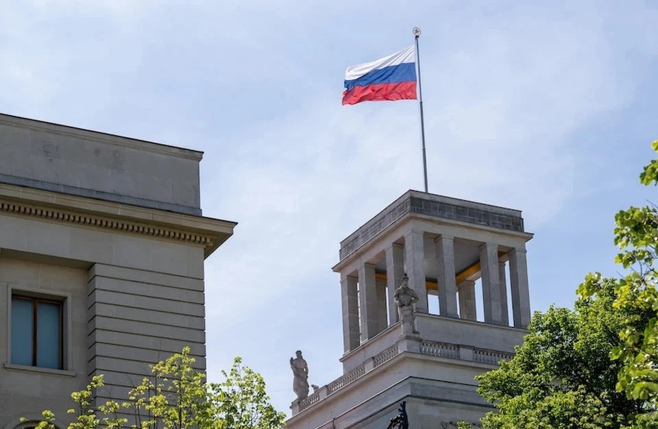 На дипмиссию России в Швеции 11 раз дроны сбрасывали краску за последний год