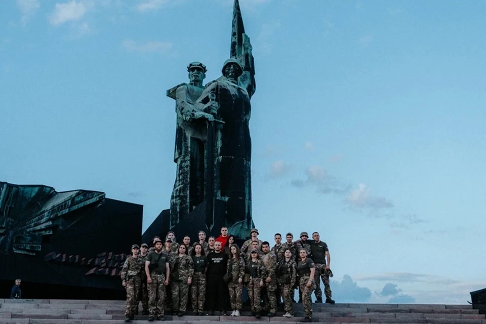 В ДНР завершилась гуманитарная миссия Молодежки из Крыма, Астрахани и Краснодара. Фото: Молодежное крыло НФ