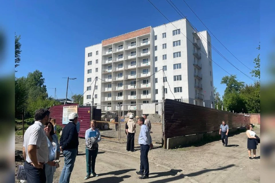 В Новосибирске проверили ход работ на долгострое по улице Первомайская. Фото: прокуратура Новосибирской области