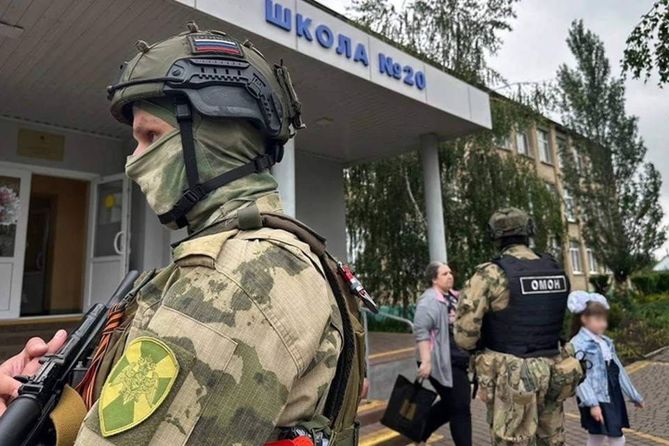 Росгвардейцы обеспечили безопасность "последних звонков" по всему региону. Фото: управление Росгвардии по Запорожской области