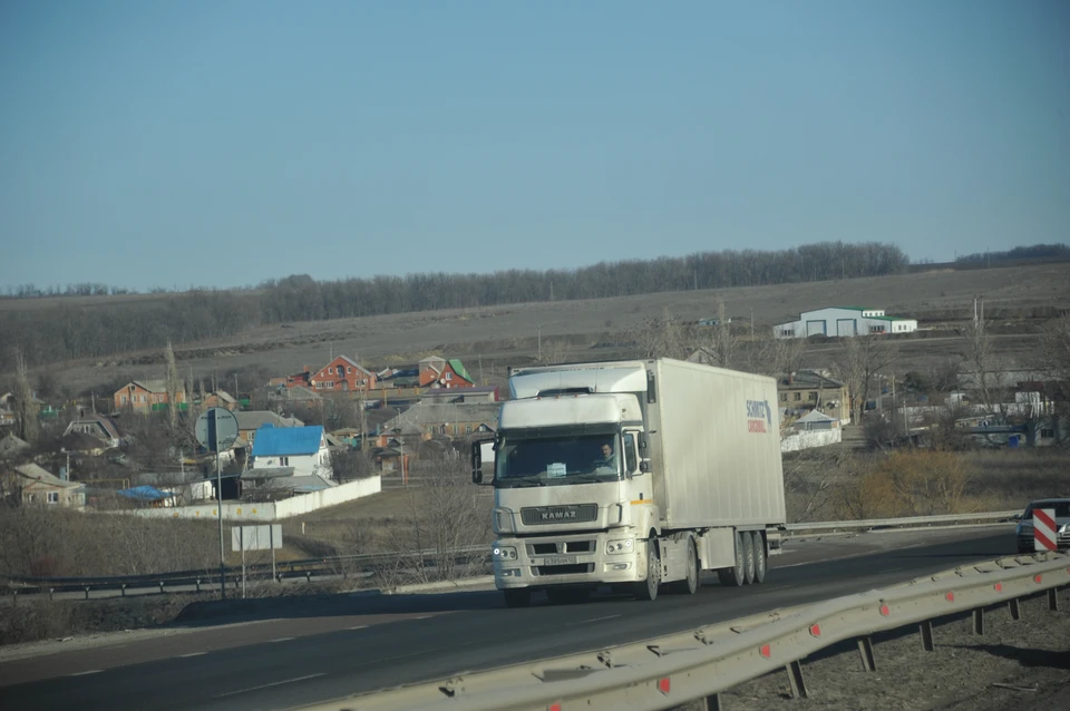 В Нижегородской области колесо от фуры насмерть сбило мужчину на обочине.