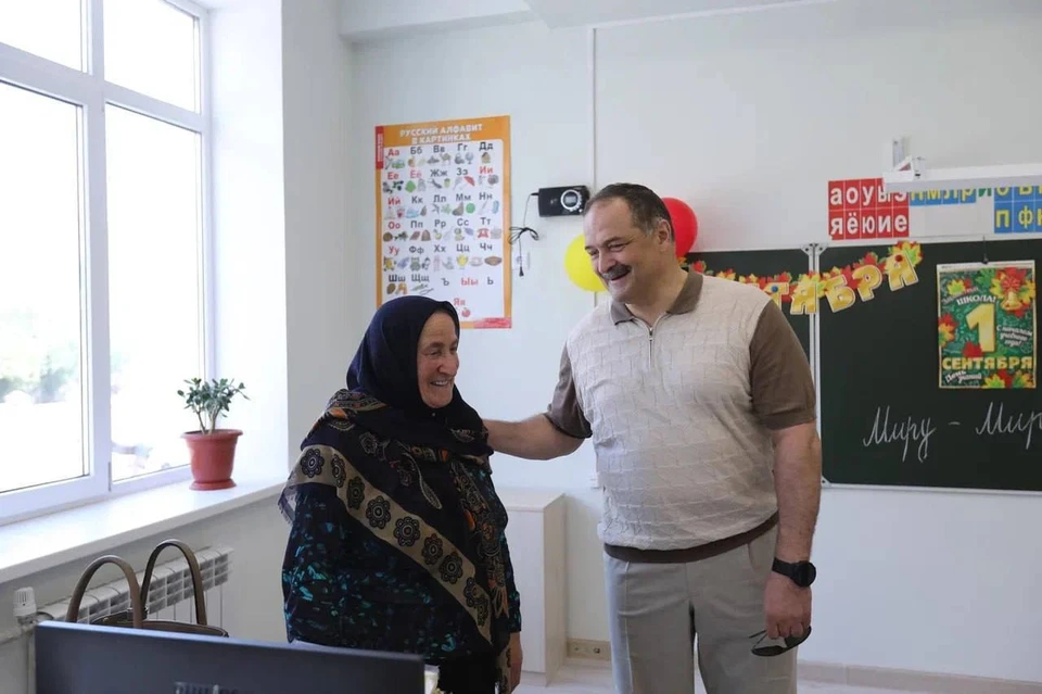 Там оснастят школы оборудованием, а также привлекут квалифицированных педагогов. Фото: администрация главы Дагестана
