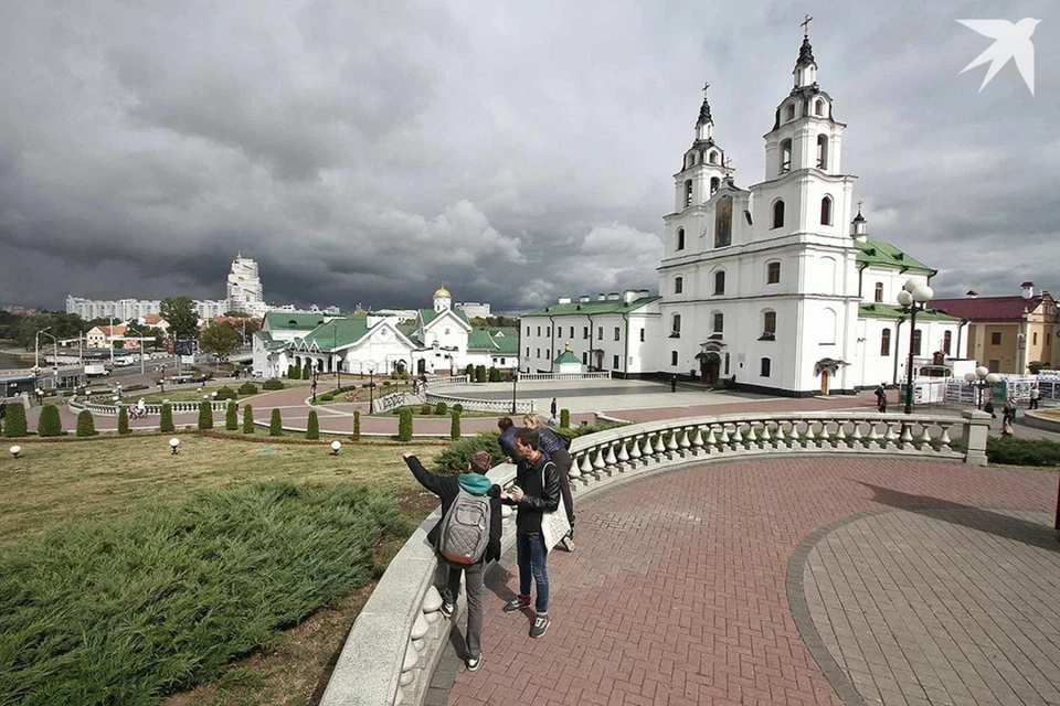 Троицу отмечают православные верующие в Беларуси 8 июня 2025 года. Снимок носит иллюстративный характер.