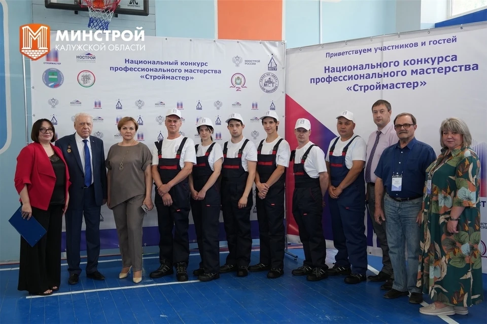 Искусство ровных стен: в Калуге выбрали чемпионов среди штукатуров.