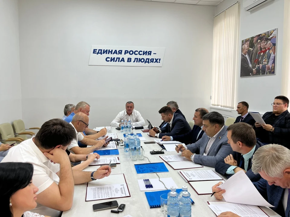 После согласования с Президиумом Генерального совета состоится областная Конференция, на которой оренбургские партийцы выдвинут Евгения Солнцева кандидатом в главы региона. Фото: "Единая Россия"