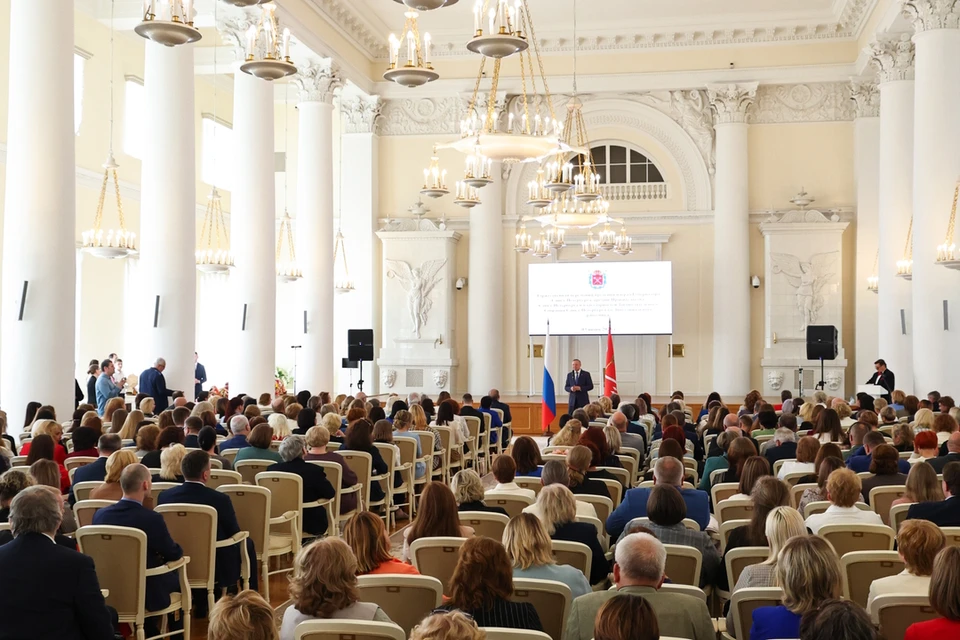 В Смольном наградили лучших соцработников года. Фото: пресс-служба Смольного