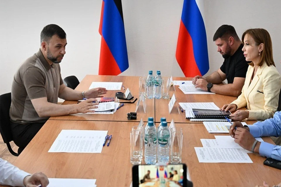 Глава ДНР Денис Пушилин и директор Единого института пространственного планирования РФ Дина Саттарова обсудили развитие региона. Фото: ЕИПП РФ