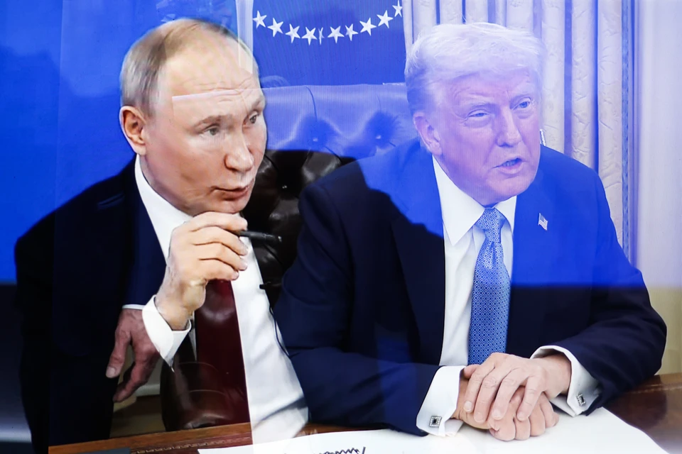 Ушаков: перед беседой Путина и Трампа прошли контакты представителей РФ и США