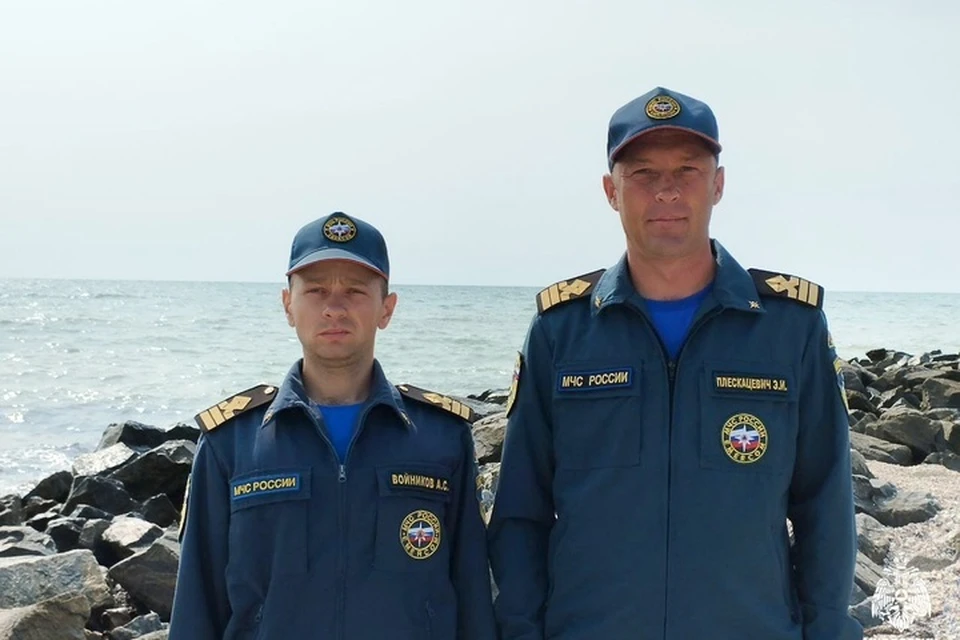 Инспектора ГИМС спасли подростка, тонувшего в море. Фото: ГУ МЧС России по Запорожской области