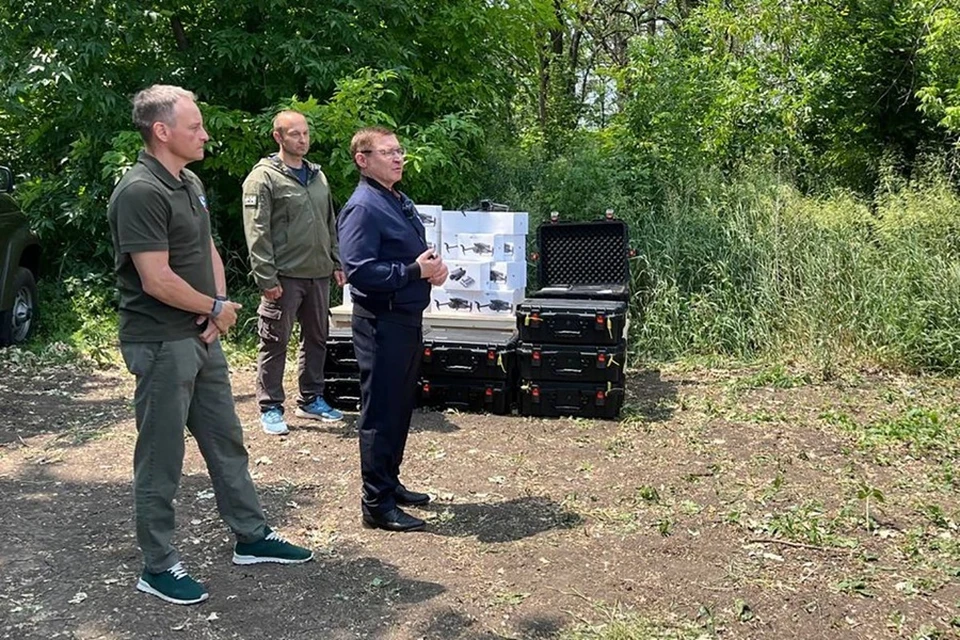 Якушев передал технику военнослужащим группировки войск «Центр» в ДНР. Фото: Единая Россия