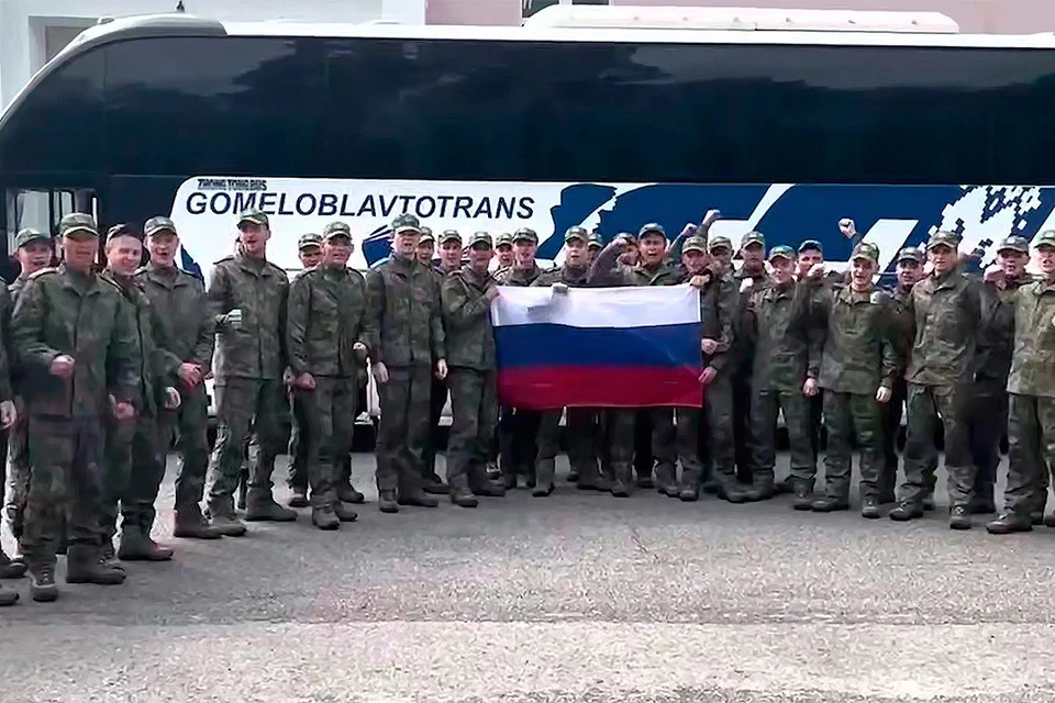 В Московской области приземлился самолет с вернувшимися из плена бойцами ВС РФ