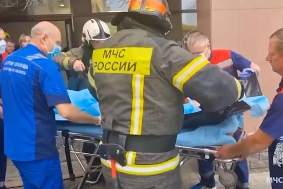 Врачи прооперировали пациентку прямо во время пожара.