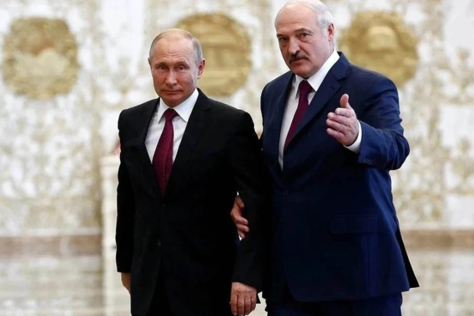 Лукашенко поздравил Путина с Днем России