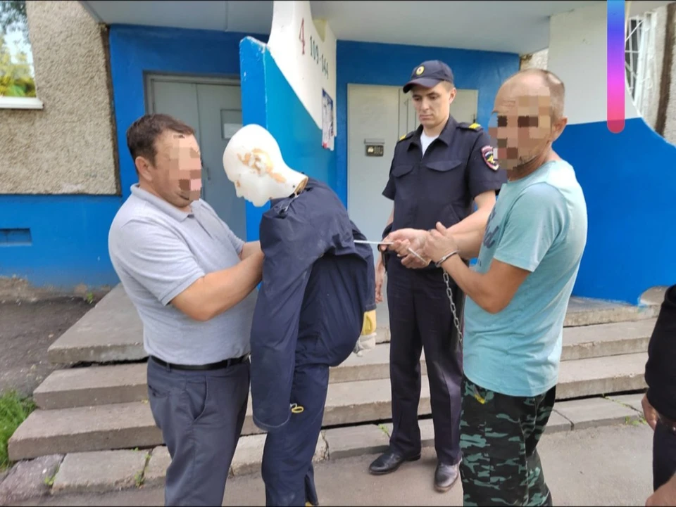 Сотрудники СК РФ и МВД установили личность подозреваемого и задержали злоумышленника. Фото: Следком Чувашии.