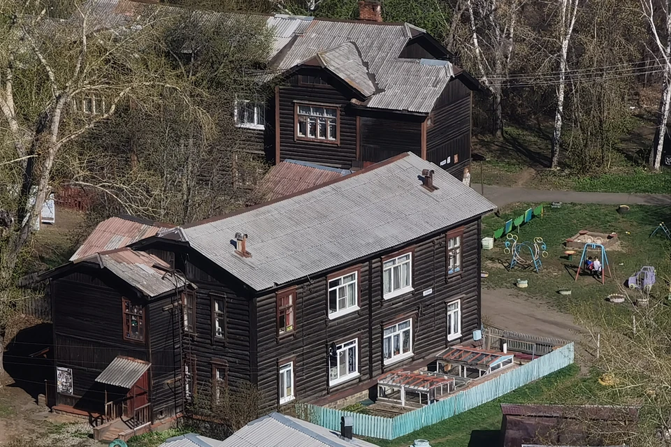 В Сыктывкаре три ветхих дома признали аварийными.