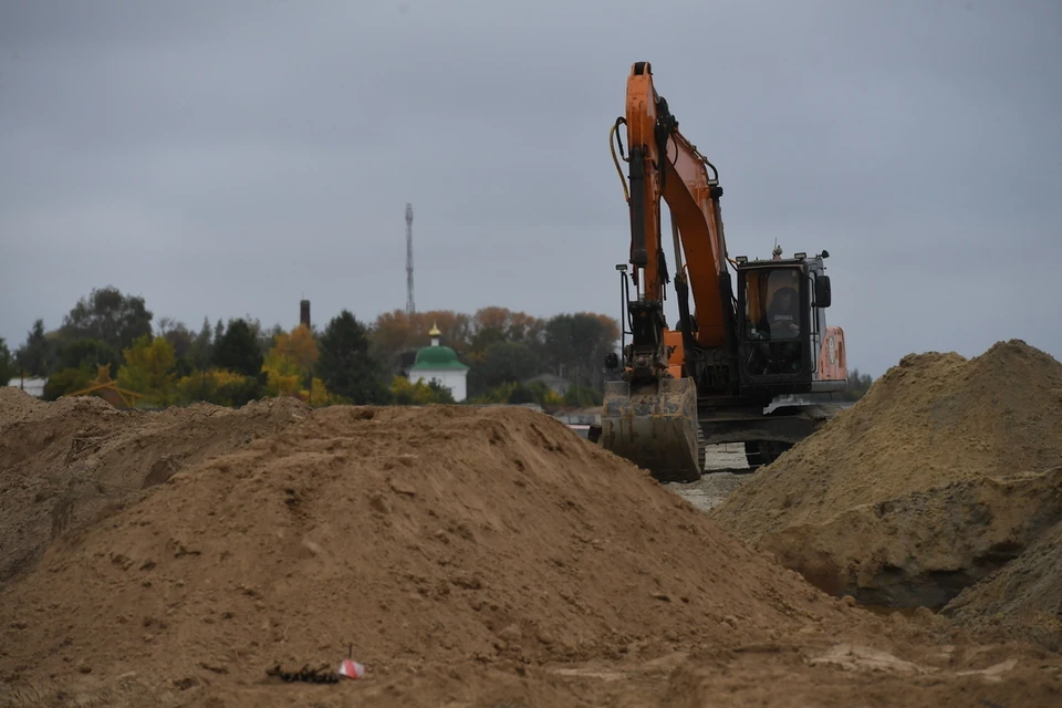 В Новосибирске суд запретил мэрии освобождать участок с пескобазой.
