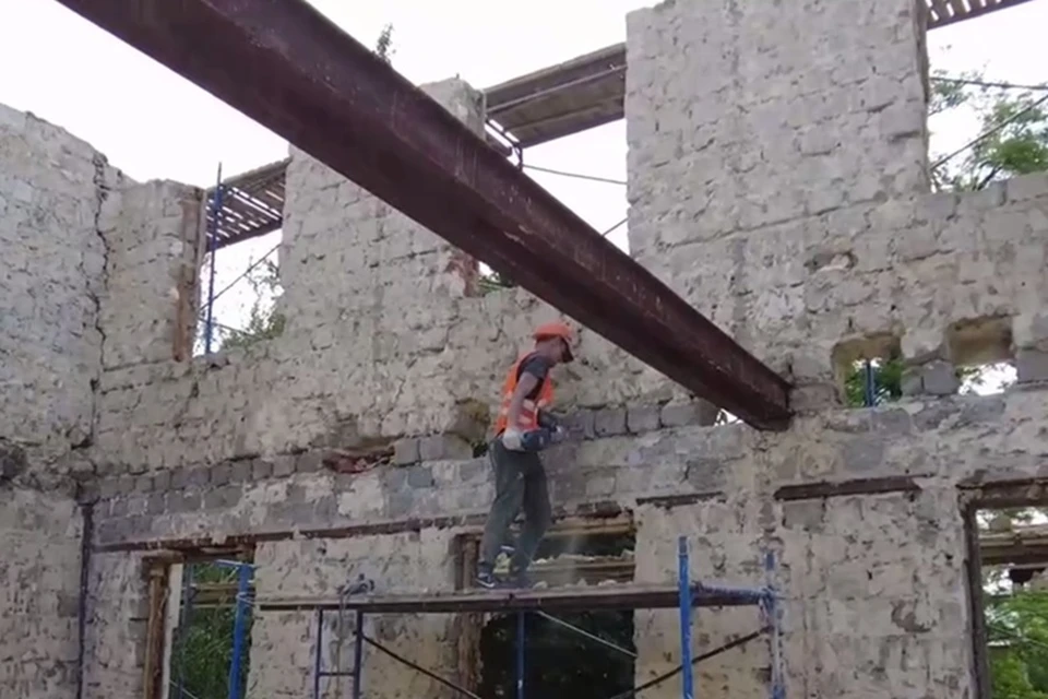 До конца года в Донецке завершат восстановление первого корпуса ДонНУЭТ. Фото: ТГ/Чертков