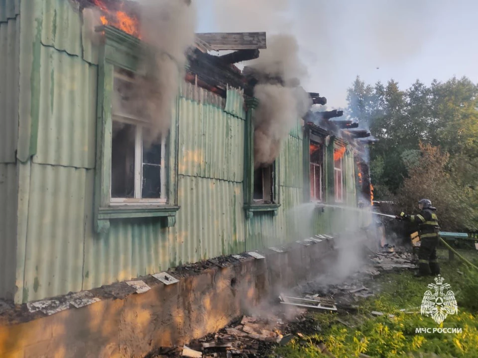 Два жилых дома и две «заброшки» с автомобилем горели в Тульской области за прошедшие сутки