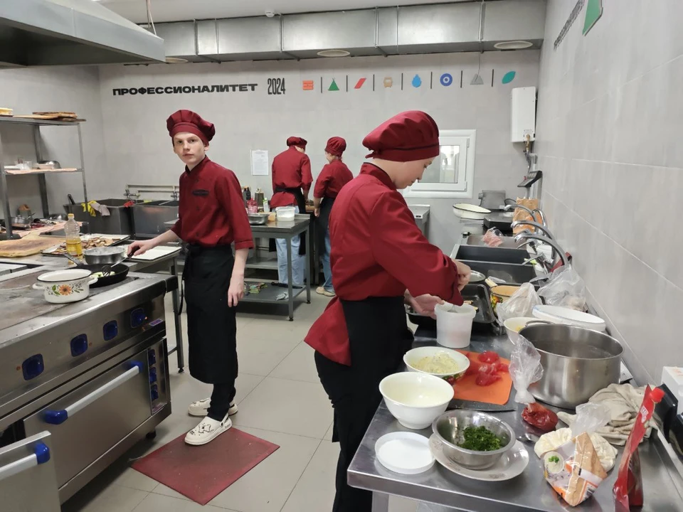 На базе Луганского колледжа технологий, торговых процессов и кулинарного мастерства работает программа "Профессионалитет"