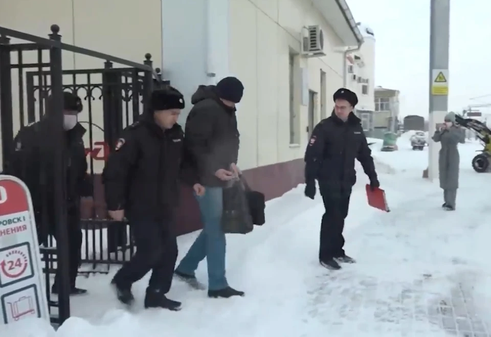 Кадры задержания Сергея Глущака в Хабаровске. Фото: принтскрин видео МВД России по ДФО.