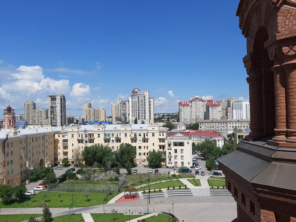 На Волгоград вторые сутки летят украинские дроны.