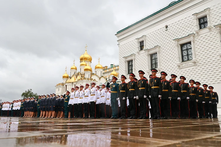 В центре Москвы прошел торжественный выпуск суворовцев и кадет