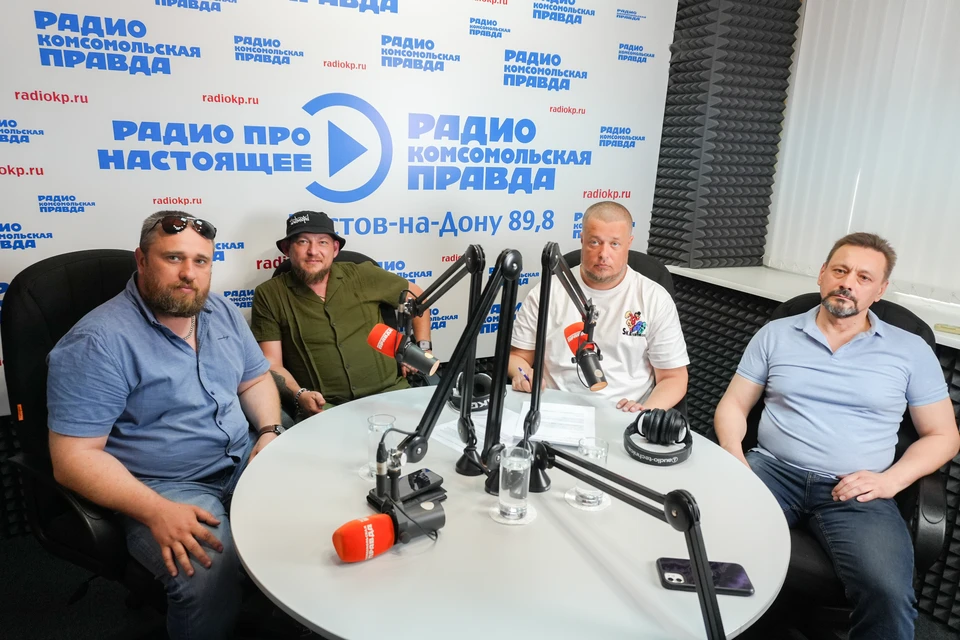 Донские волонтеры помогают фронту словом и делом.