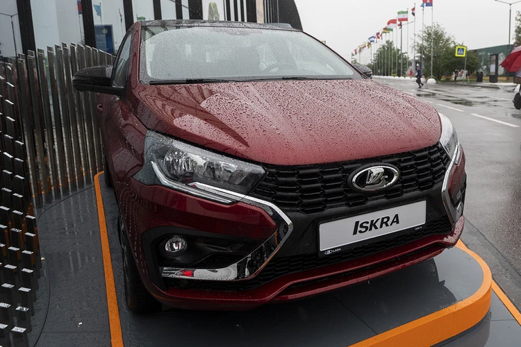 В Питере высекут «Искру»: АвтоВАЗ наладит производство Lada Iskra на бывшем заводе Nissan