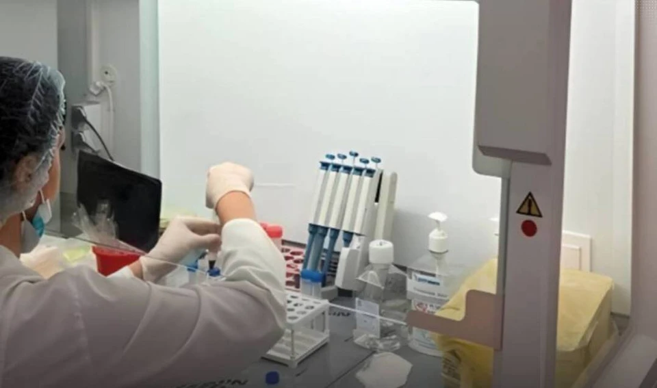 Для внедрения новой технологии учреждение получило современное оборудование: ламинарный шкаф и CO2 инкубатор. ФОТО: минздрав УО