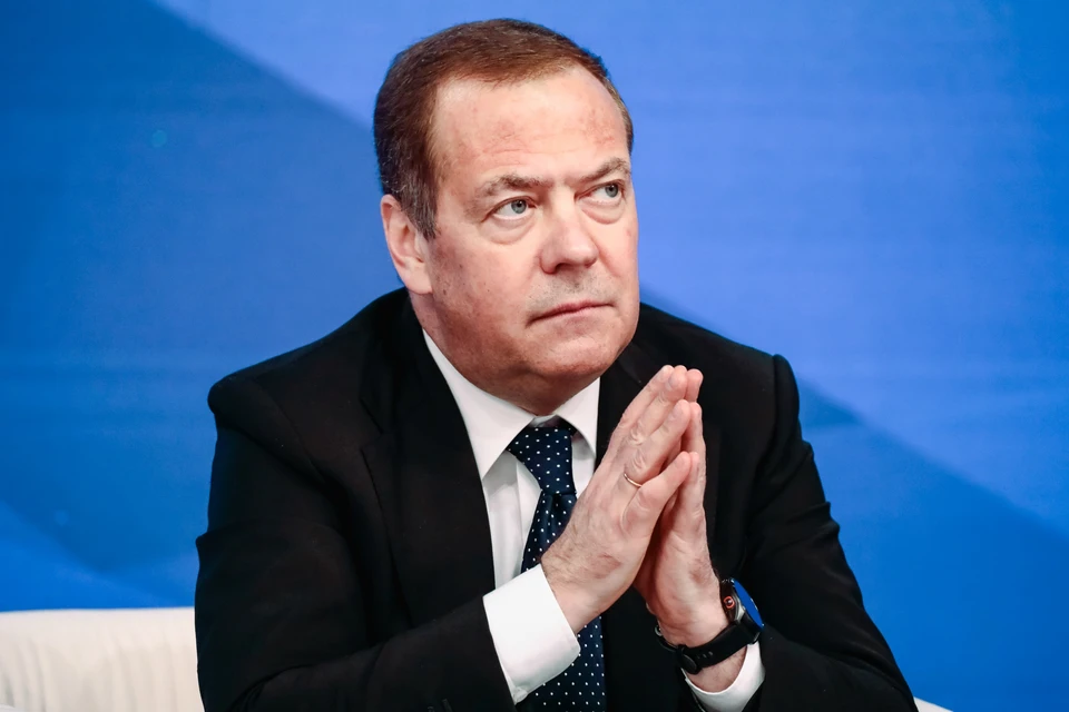 Медведев: Ряд стран готов напрямую поставить Ирану ядерный боекомплект