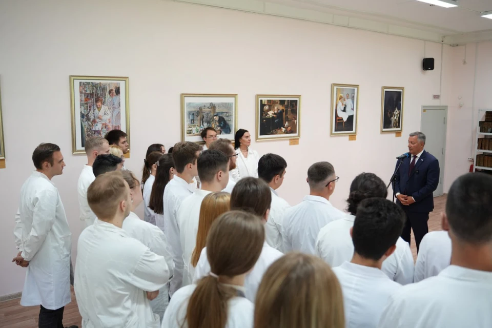 Губернатор Игорь Кобзев лично посетил новое производство и пообщался с учеными.