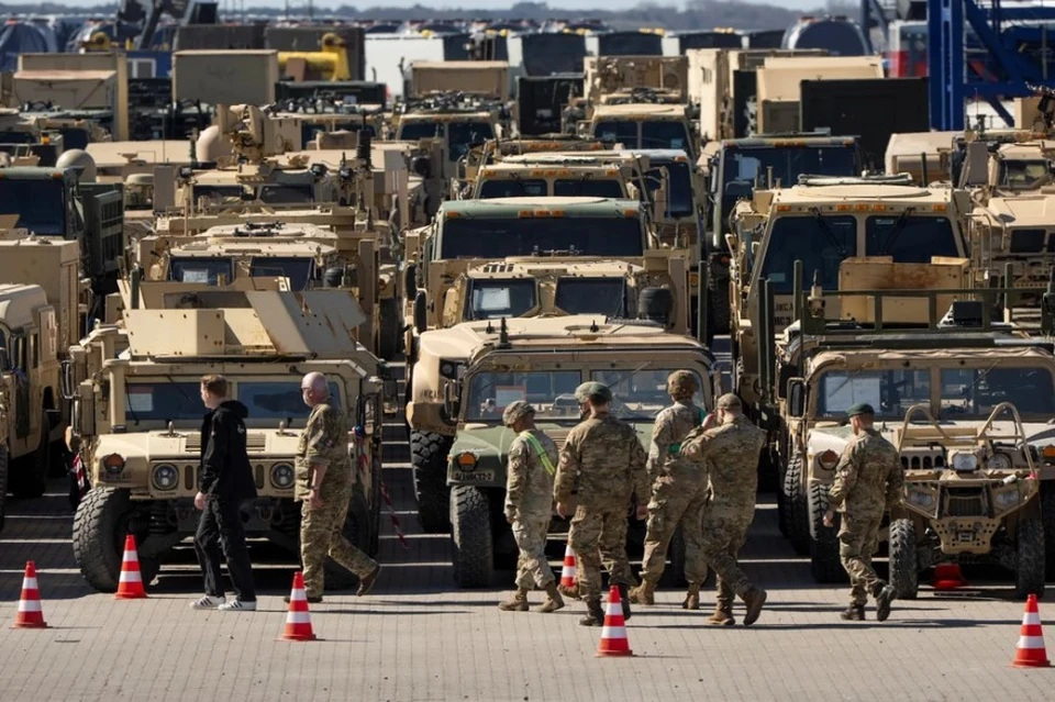 Mehr: Военная база США в сирийской Эль-Хасаке подверглась нападению