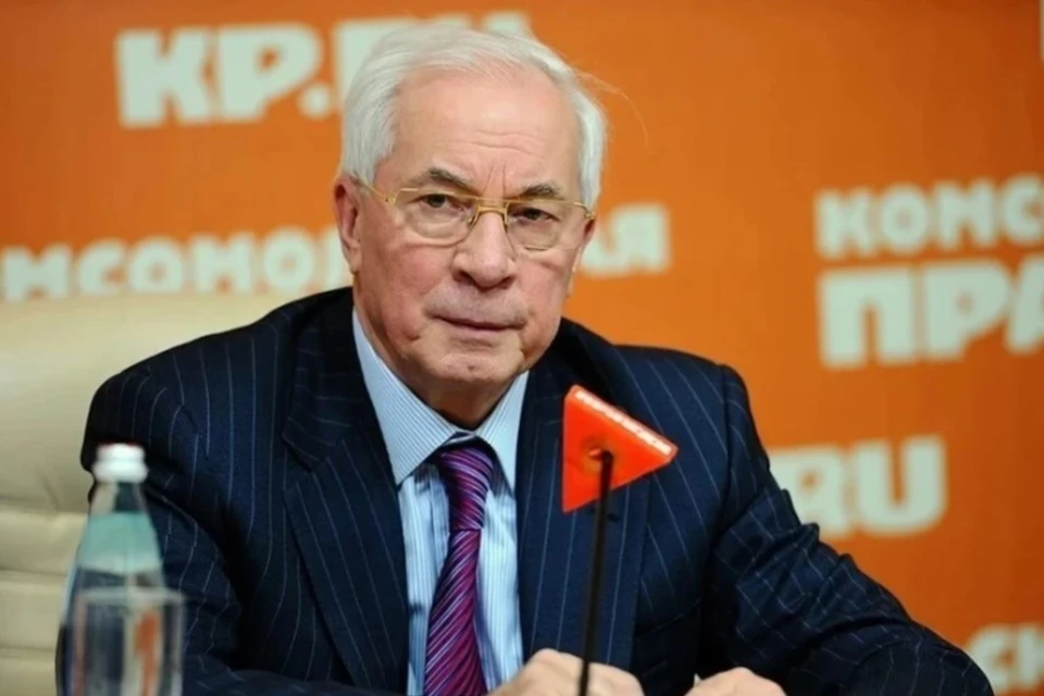Азаров: Европа не будет производить оружие на Украине - так прикрывают поставки