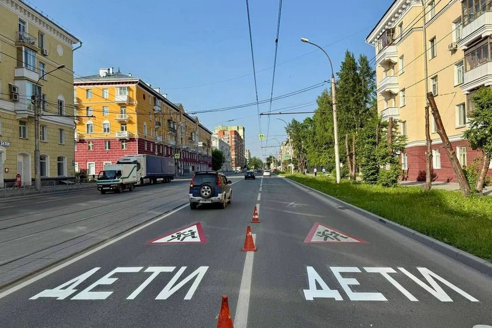 В Новосибирске обновили разметку на 546 пешеходных переходах. Фото: Telegram-канал Максима Кудрявцева