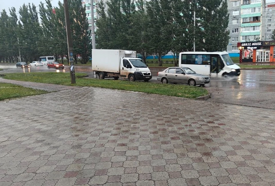 В городе затопило улицы.