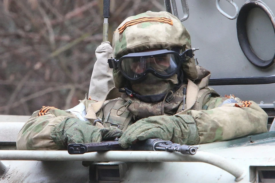Наши военные надежно защищают свои позиции