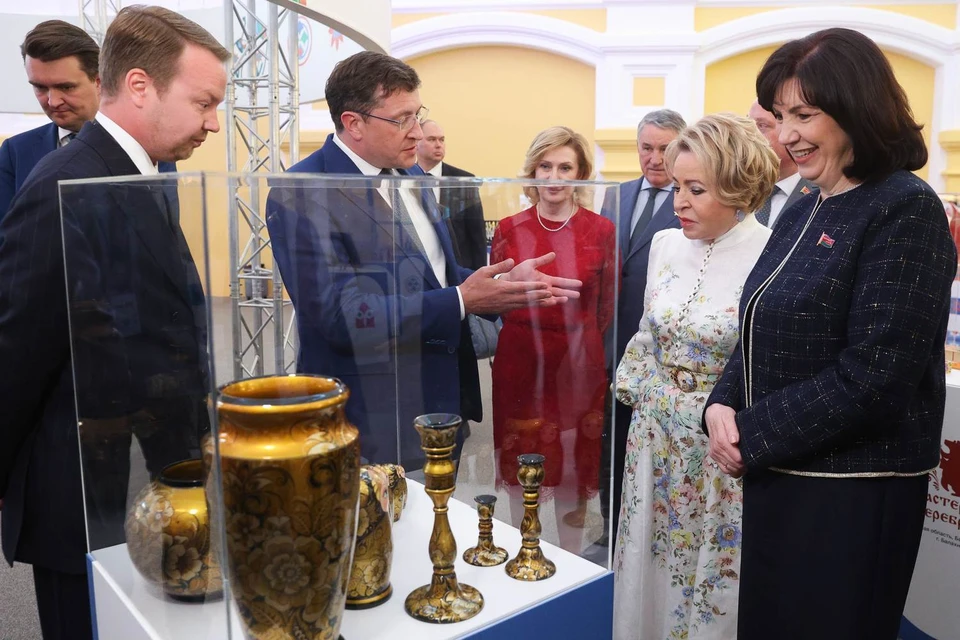 Матвиенко посетила выставку изделий народных промыслов в Нижнем Новгороде. Фото: парламентский фотоархив «СенатИнформ».