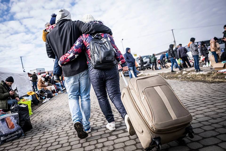 Украинским беженцам предлагают вернуться в свою страну, в безопасные регионы
