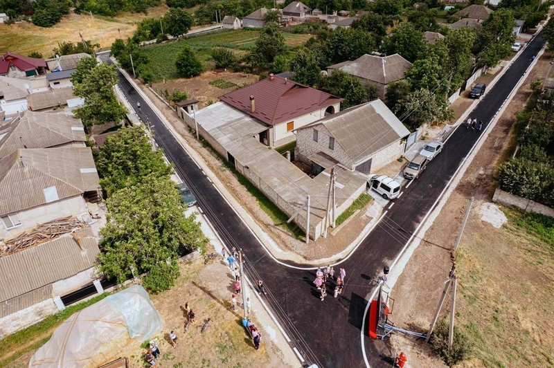 В селе Похорничены открылся восстановленный участок дороги