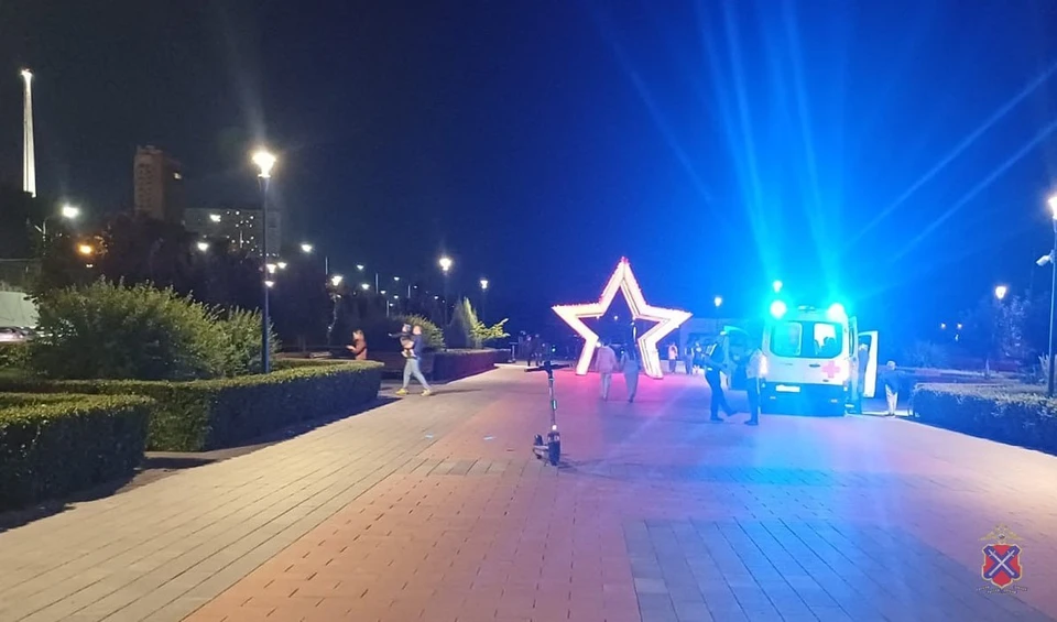 Это случилось на новой набережной у амфитеатра.